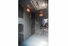 Vehículo especial para transportar presos en chasis GAZ 3309 6